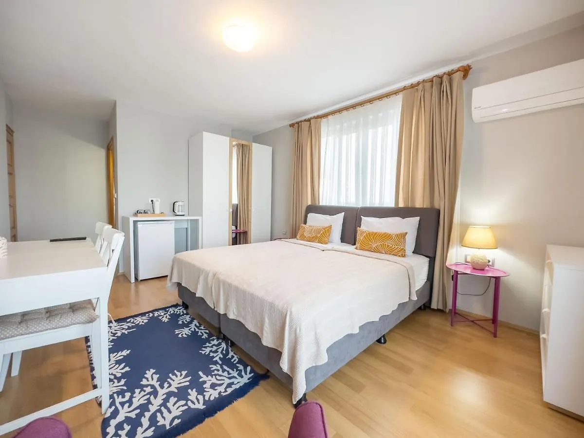 Cloud9 Rooms Φετιγιέ